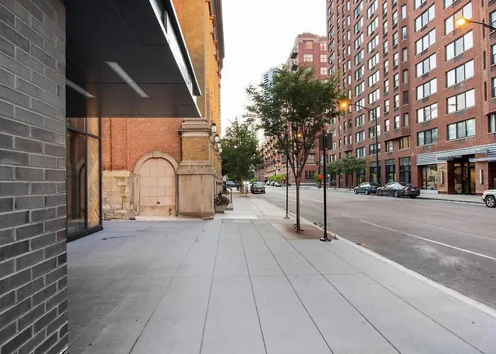 Apartment River North 1br W Gym Pool Roof Nr Riverwalk Chi-825 *